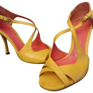 Judith Leiber 37/7 Yellow Gold Snakeskin Karung Sandals Peep Toe Pumps Shoes